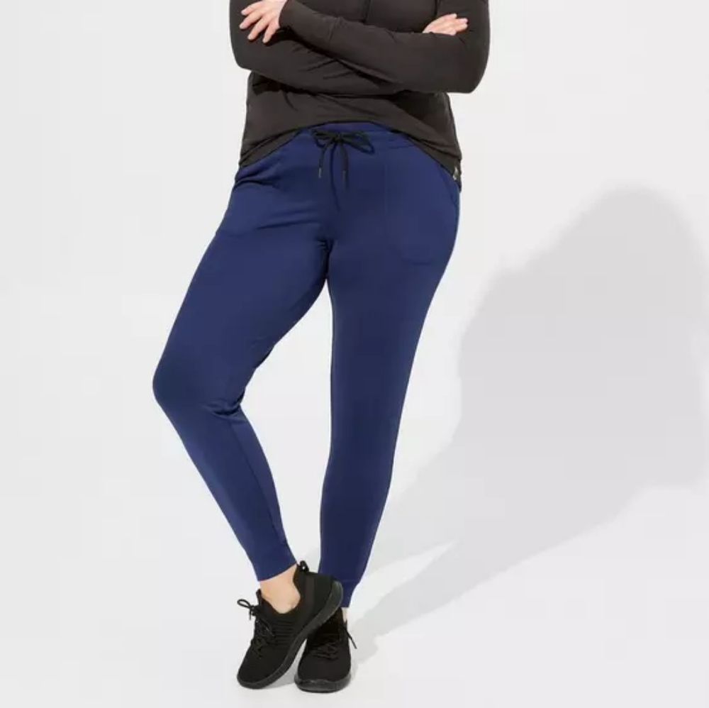 Active Crop Travel Jogger size 1 Torrid NWT